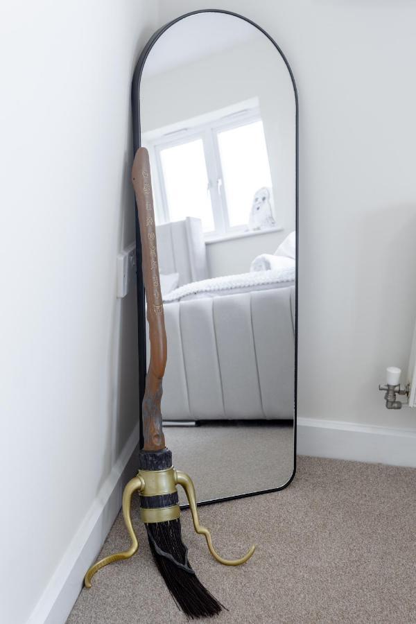 Premium Nights - Harry Potter, Professional, Family Apartment Watford (Hertfordshire)